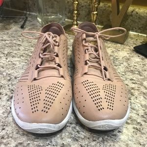 under armour rose gold shoes
